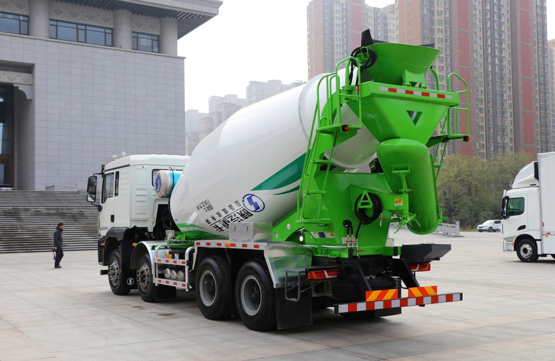 Betonmixers met vrachtwagen Shacman M3000 model 12 wielen 7.5 kubieke tank eenpersoonsslaap
