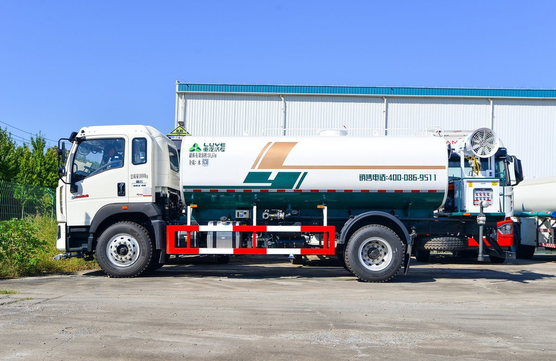 Watertanker Truck 4x2 Sinotruck Howo Weichai 220 pk Dubbele achterbanden Eén rij cabine