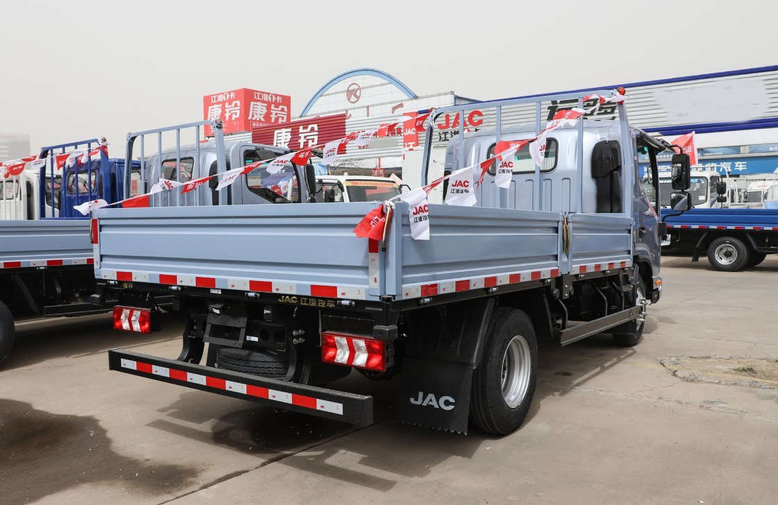 Box Cargo Truck JAC 4*2 Light Truck Flat Bed 6 Wheels Single Axle 4 Meter Long Box