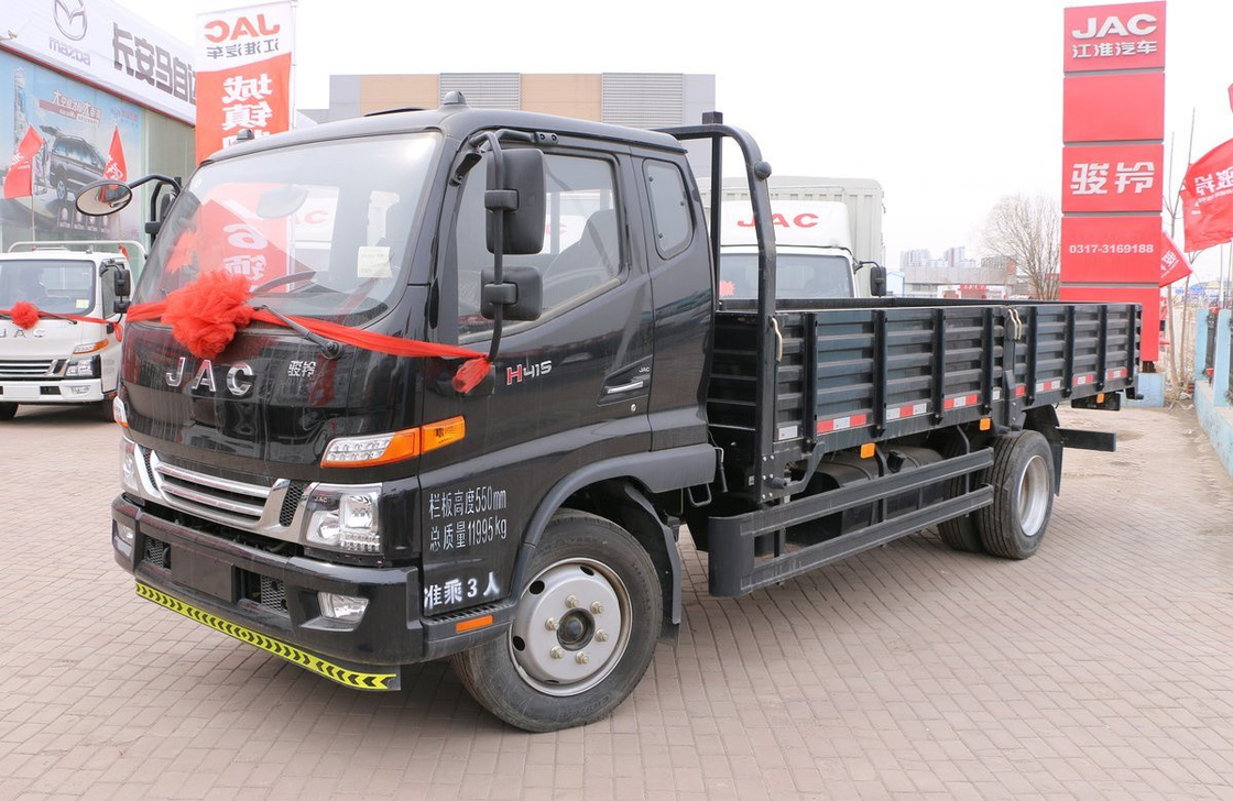 Nieuwe lichte vrachtwagen Zwarte kleur 145 pk Dieselmotor 8 ton