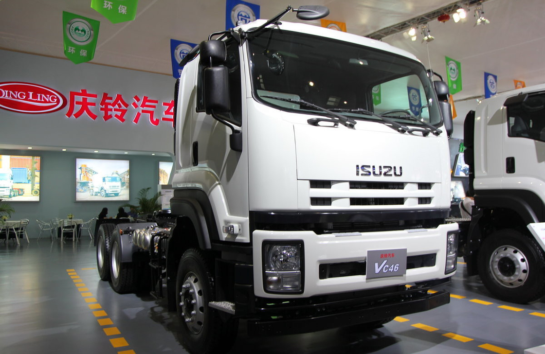Truck Tractor Flat Roof Cabin ISUZU Horse Head Trailer 6*4 Drive Mode 350 pk Euro 4 Emission