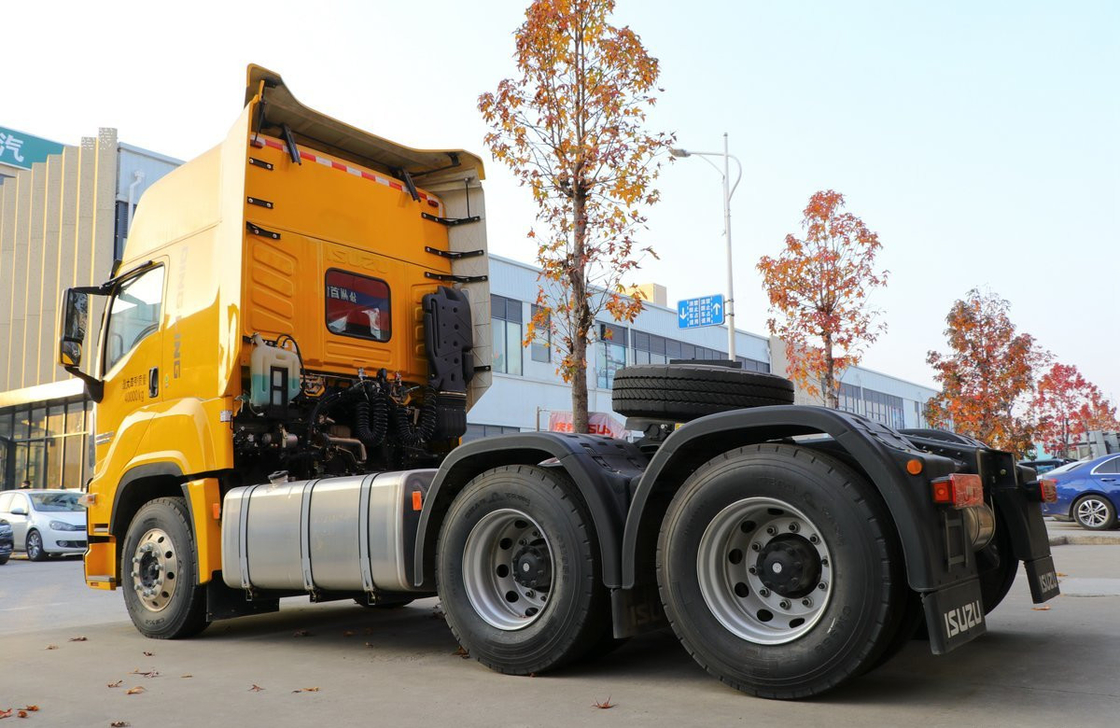 Gebruikte vrachtwagen trekker eenheden 460 pk krachtige Egine ZF versnellingsbak Isuzu Prime Mover High Roof Cab