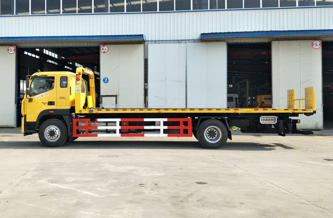 7 Ton Wrecker Truck Foton Dieselmotor 210hp Vlakke bed 4*2 Aandrijvingsmodus 10,5 meter lang
