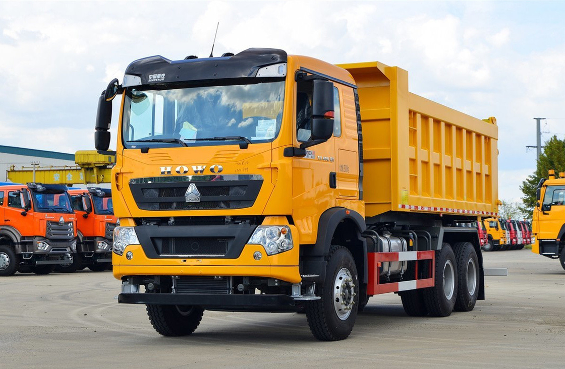 Gebruikte 10 banden Tipper Truck 6,3 meter Doos 400 pk Howo TX7 Front Lifting 12-speed handleiding