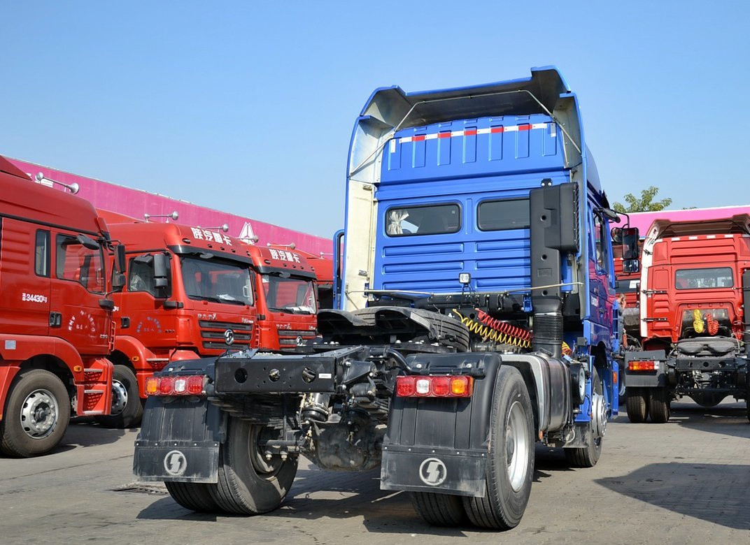 Truck Head Shacman F3000 4*2 Drive Mode Tractor Truck High Roof FAST 9-speed transmissie
