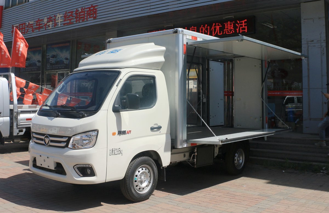 Box Truck Van laden 2 Tonnen Foton Cargo Truck Wingpan Box 3 meter lang Een rij cabine