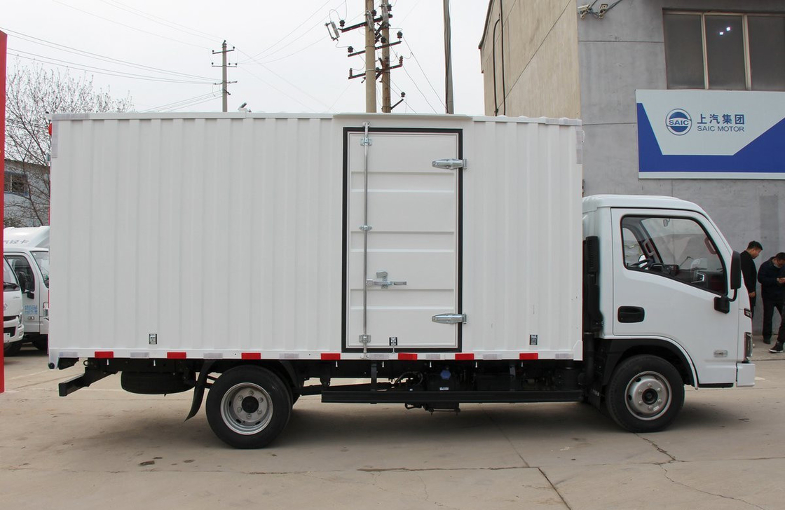 Van Cargo Truck SAIC Mini Truck 13.5m3 Box Single Cab Leaf Spring Diesel Motor Voor Afrika