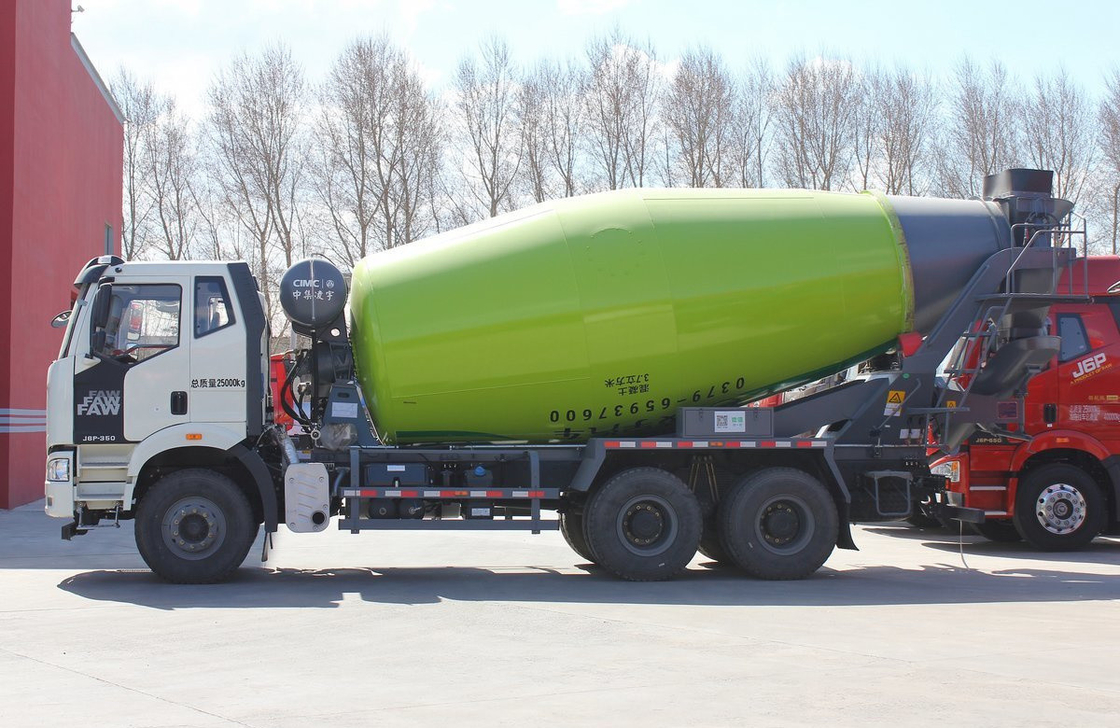 Betonmixer Truck Oude FAW cementmixer 6*4 met 10 wielen 5 kubieke tank met dubbele as