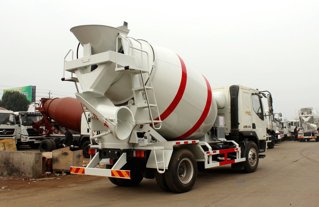 Betonmixer Truck Liuqi 4×2 Met 6 banden Kleine cementmixer 4 kubieke Tanker Capaciteit 160 pk