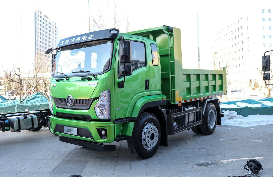 8 ton kleine dumptruck te koop Shacman Tipper 3,75 meter doos single axle 200L olie tank