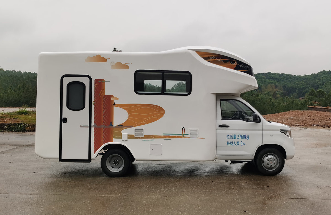Box Truck Container Wuling Motor Home Car 5,8 meter met toilet Comfortabel Bed And Sofa