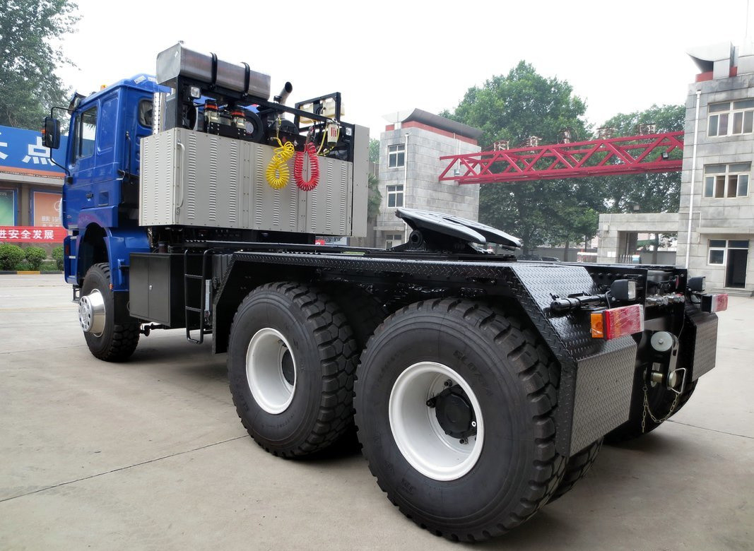 Tractor Trucks Gebruikt 6*6 Full Drive Shacman Prime Mover Cummins 600 pk Motor Met 10 banden