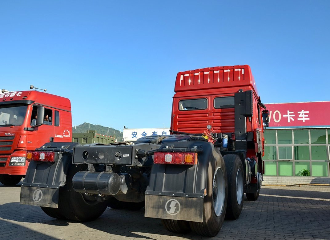 Shacman Tractor Truck F3000 High Roof Cabin 10 banden Weichai 375hp LHD/RHD Goed gebruik In Afrika