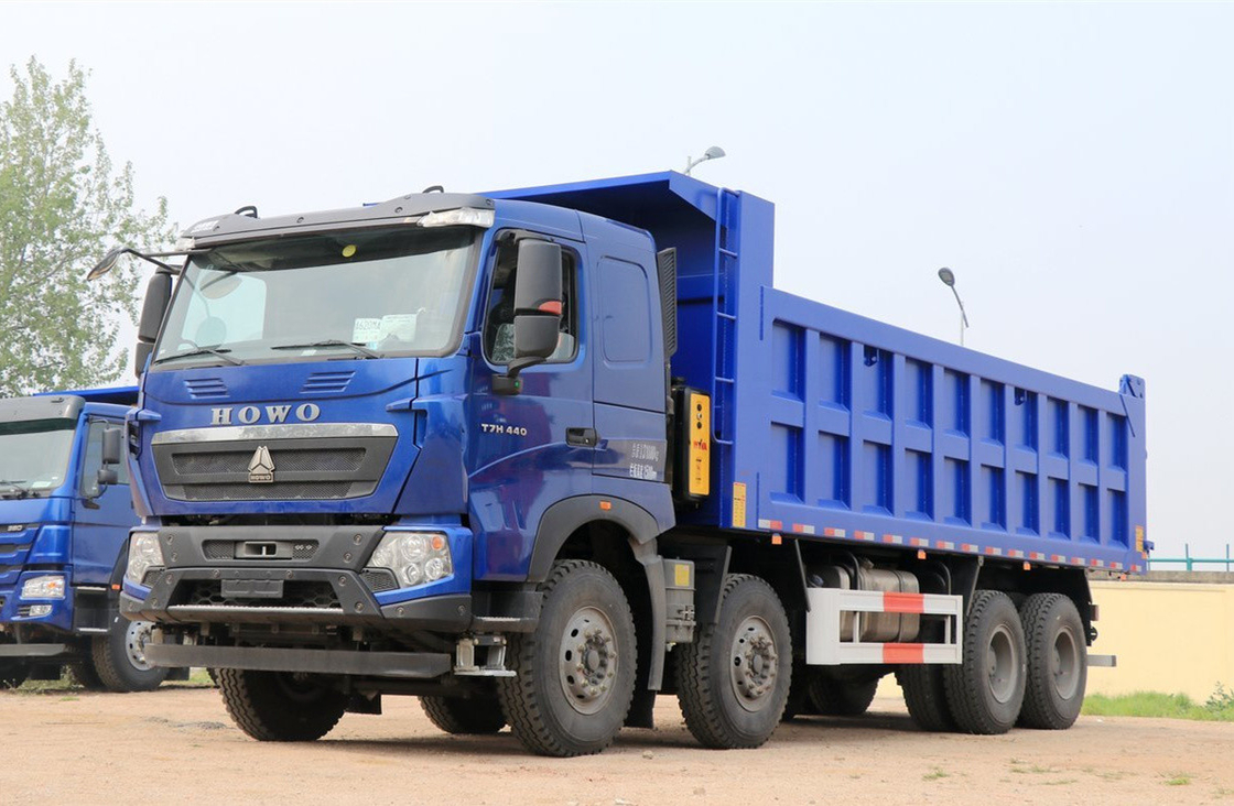 Howo Tipper Truck 12 banden Howo T7 Dumper Leaf Spring 440hp 30-50 Tons nuttige lading Verdikte doos