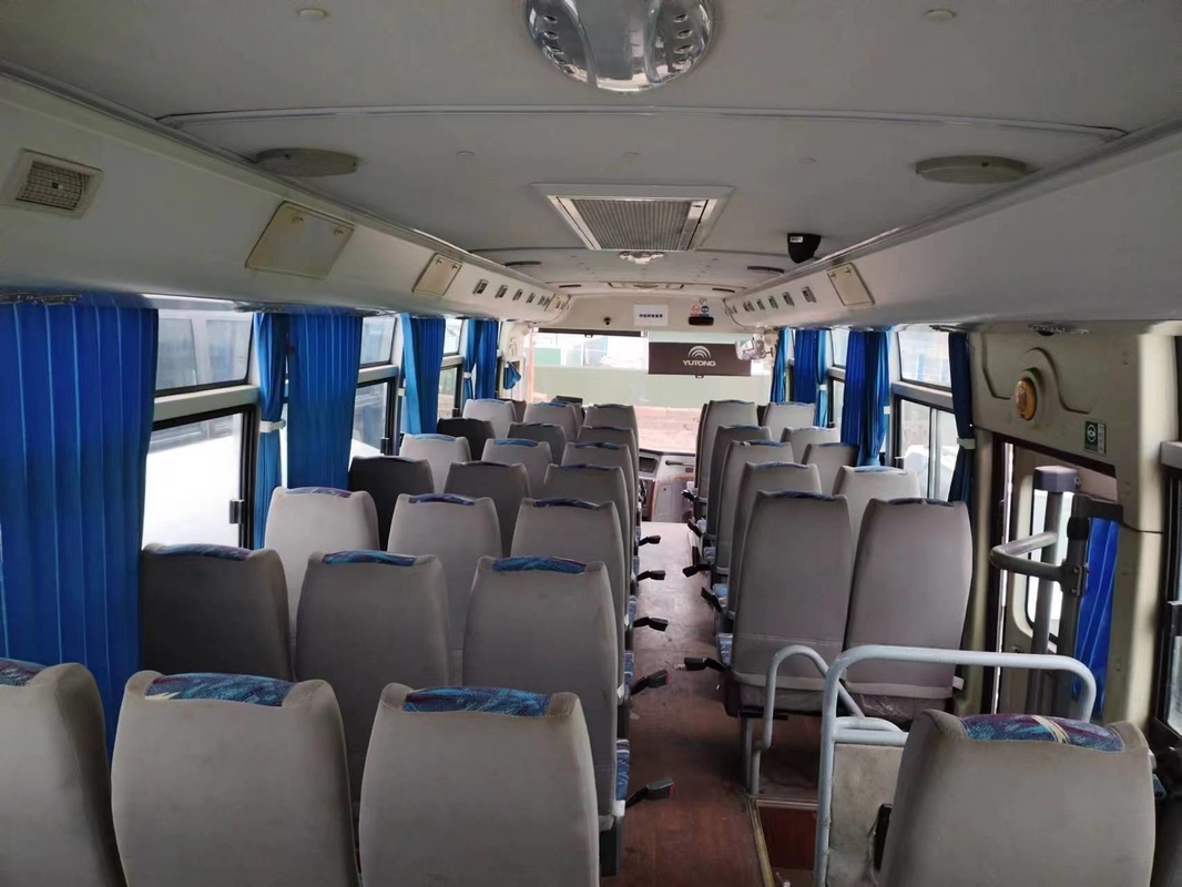 Tweedehandsbus Yutong 2 bij 3 zitplaatsen 59 zitplaatsen Tweedehandsbus 2016 Jaar Goed A/C
