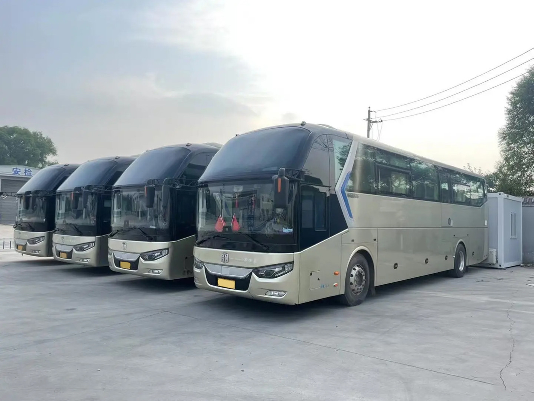 LCK6126 Zhongtong Gebruikte passagiersbus 54 zitplaatsen Dubbele deuren Luxe bus met grote capaciteit