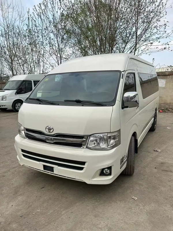 Hiace 13 zitplaatsen 4 deuren voorwielaandrijving benzinemotor Comfort en ongevalvrij tweedehands minibus