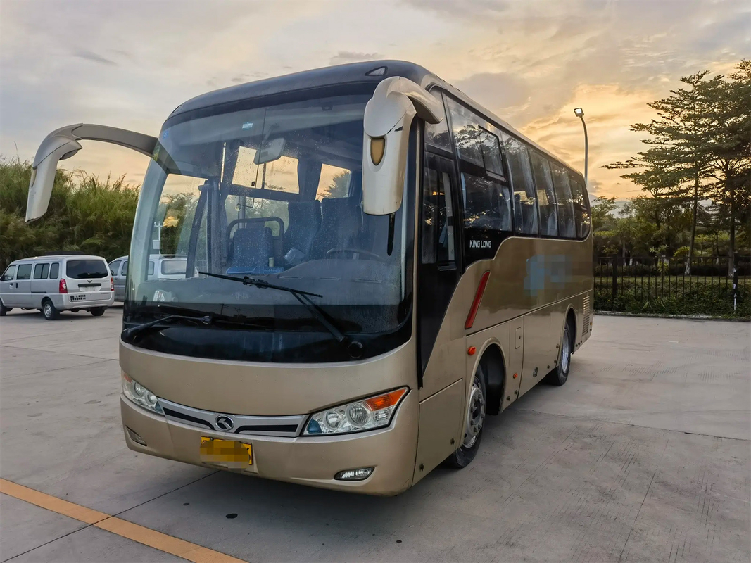 XMQ6759 Euro 4 Standard 7.5m Linksgestuurde Dieselmotor KingLong Gebruikte Passagiersbus