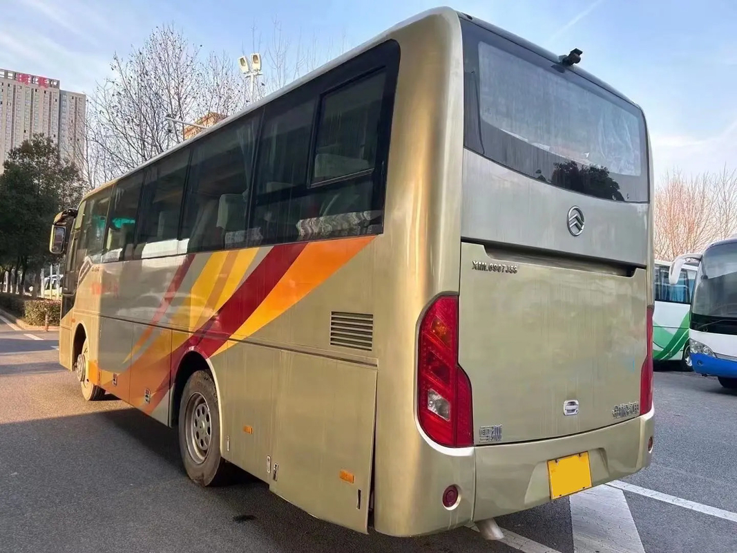 41 zitplaatsen goede airconditioning, achterin dieselmotor, luxe en comfort gebruikte passagiersbus