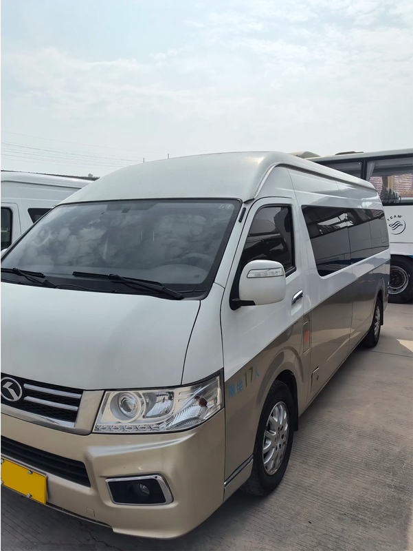 Gebruikte Mini Coach 2017 Jaar 19 zitplaatsen Olie motor Externe schommeldeur Jinlong Hiace