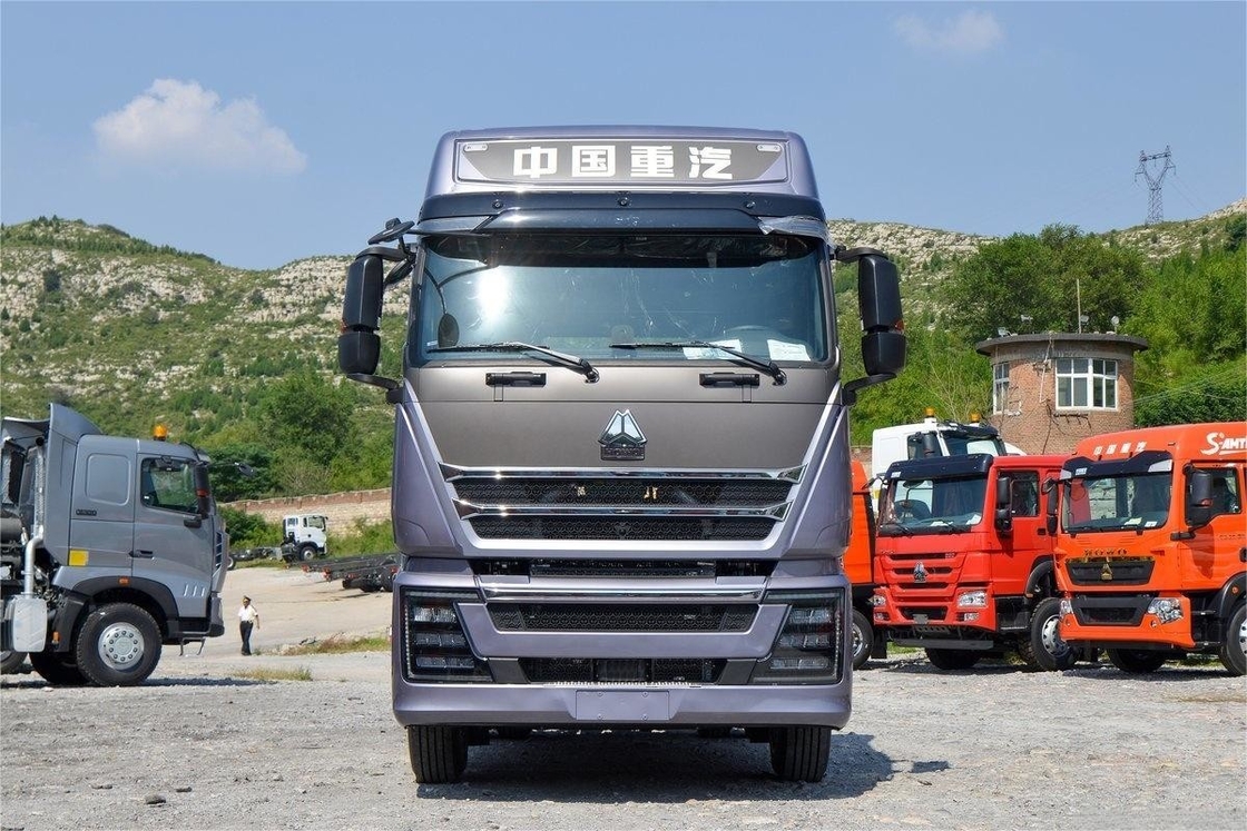 HOWO TH7 Truck 610HP 6*4 AMT Automatische gevaarlijke goederen Tractor Truck High roof deflector