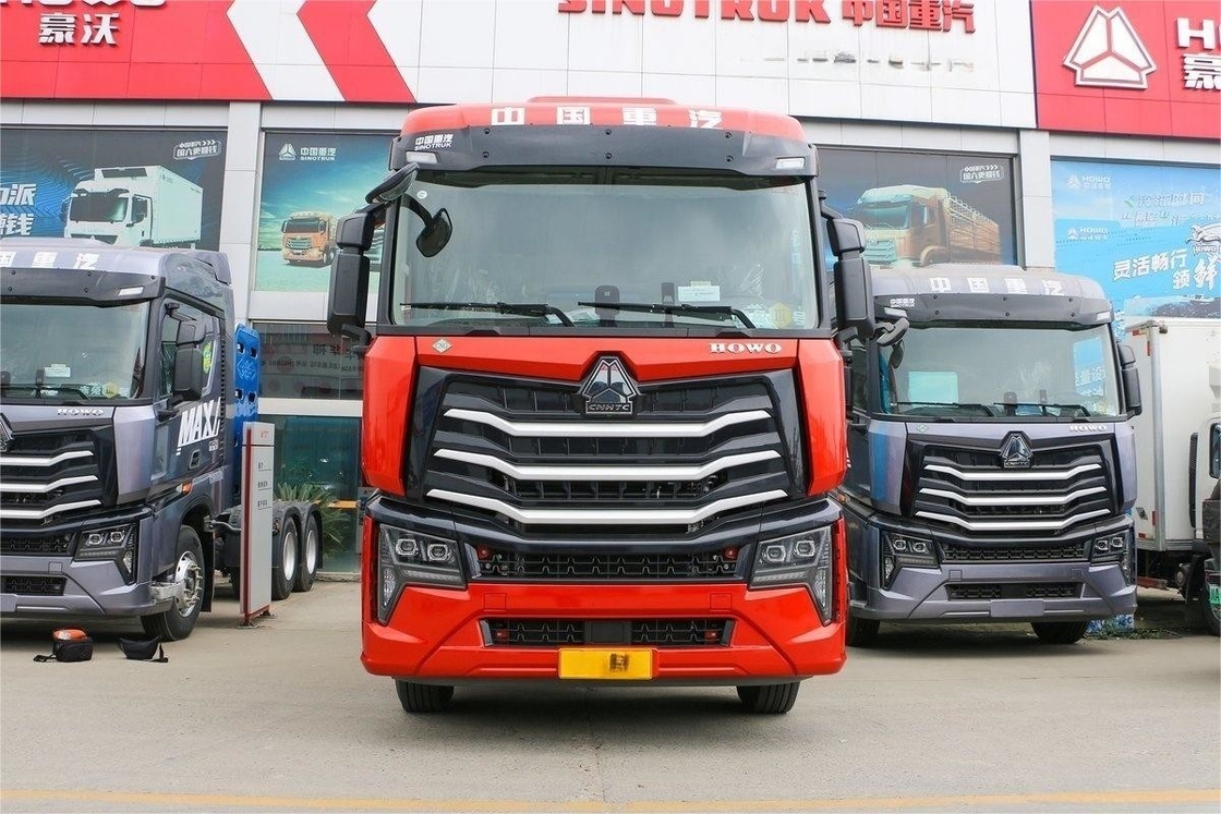 460 pk HOWO Zware vrachtwagen 6X4 CNG Achterste dubbele as Achterste achtwielige trekker Nationale VI
