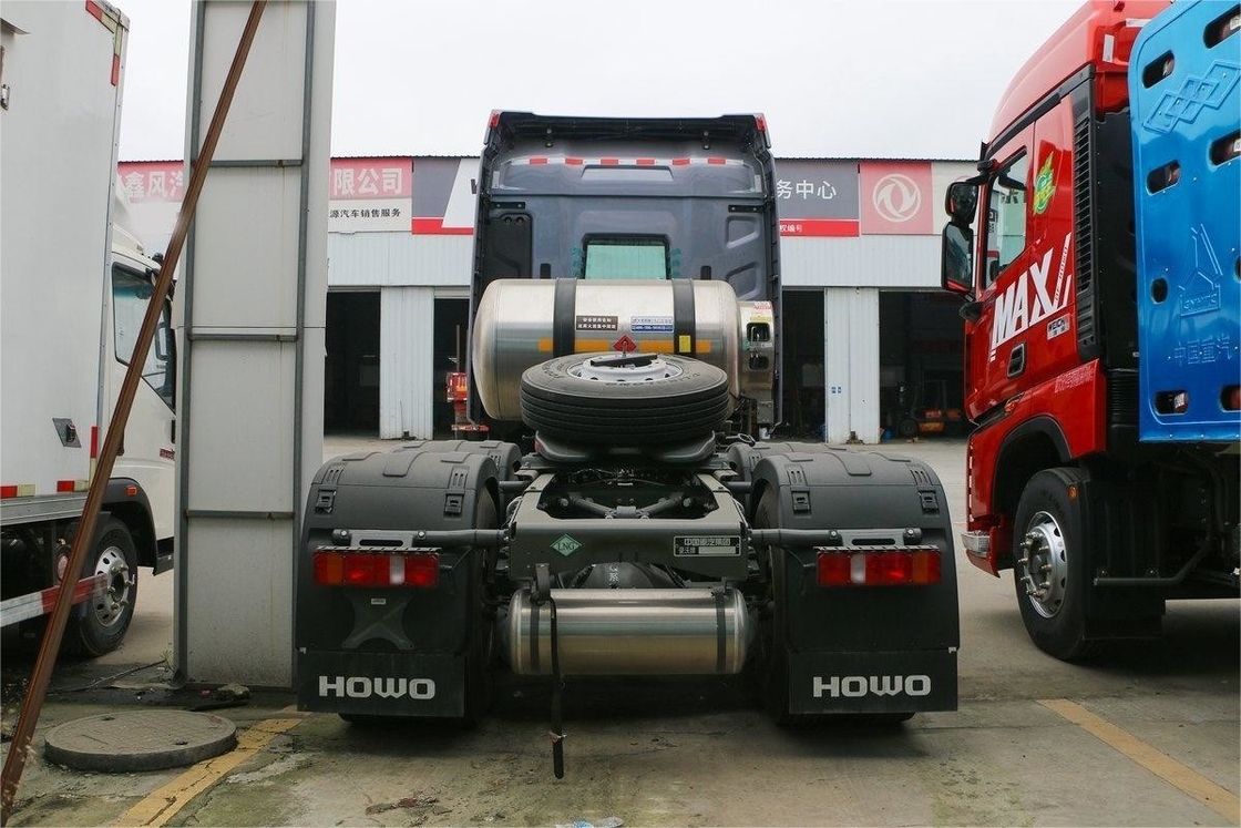 HOWO Max zware vrachtwagen licht luxe versie hoge dakstroomplaat 480 pk 6x4 LNG-tractor