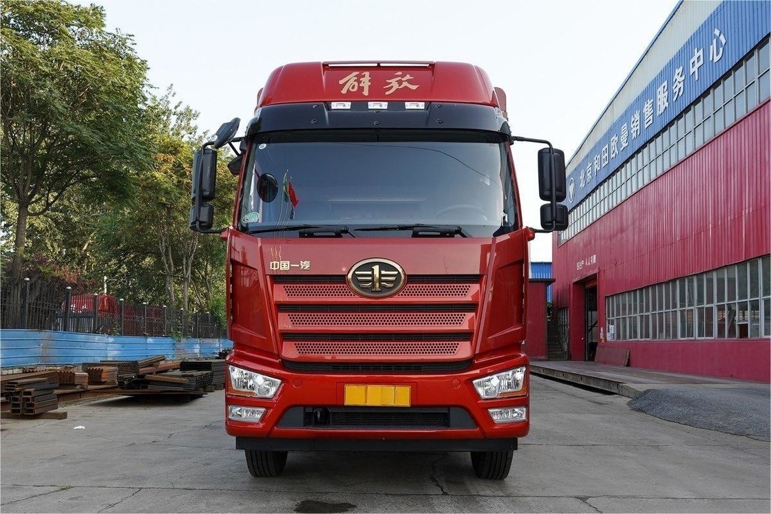 FAW Jiefang Truck Eén rij en een halve stoel 260 pk 8-versnellings diesel 4x2 6,75 meter hek Truck