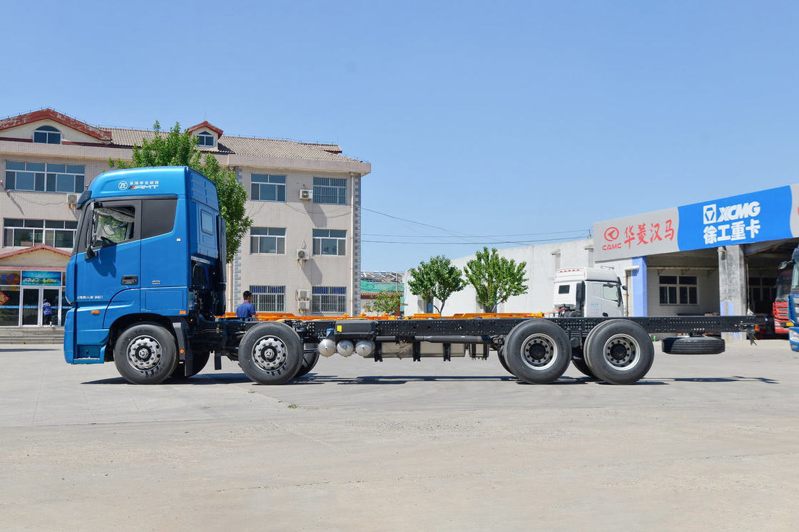 Foton Auman Truck Halve rij zitplaats 520 pk 8x4 9,53 m AMT Automatische transmissie Truck chassis