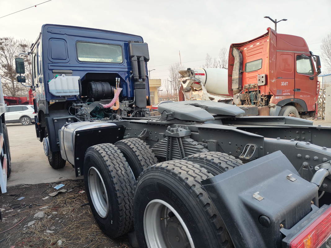 China Tractor Trucks gebruikt uit China Dieselmotor 371hp Trailer Truck Howo zwaar vervoer