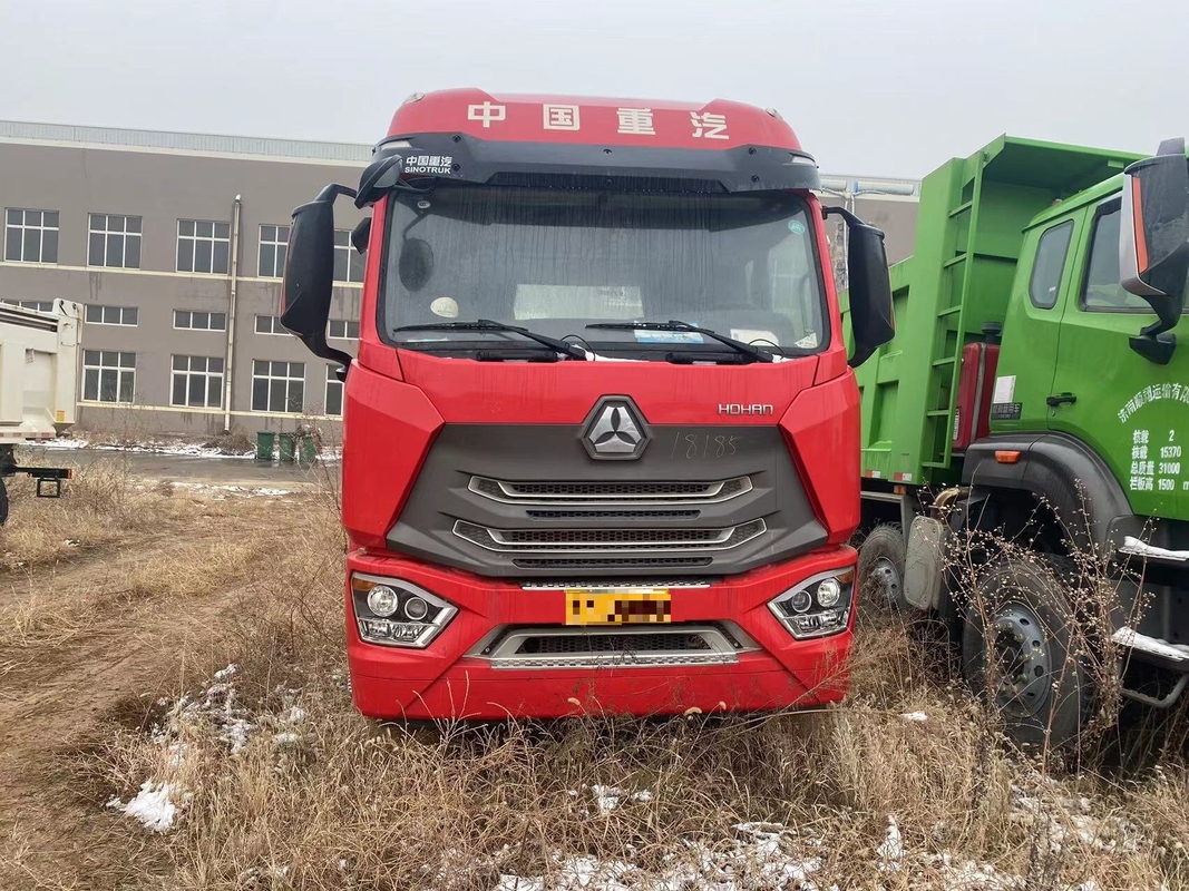 Sino Truck Leaf Spring Weichai 440 pk sterke motor Hohan trekkerkop 6 * 4 hoog dak met A / C