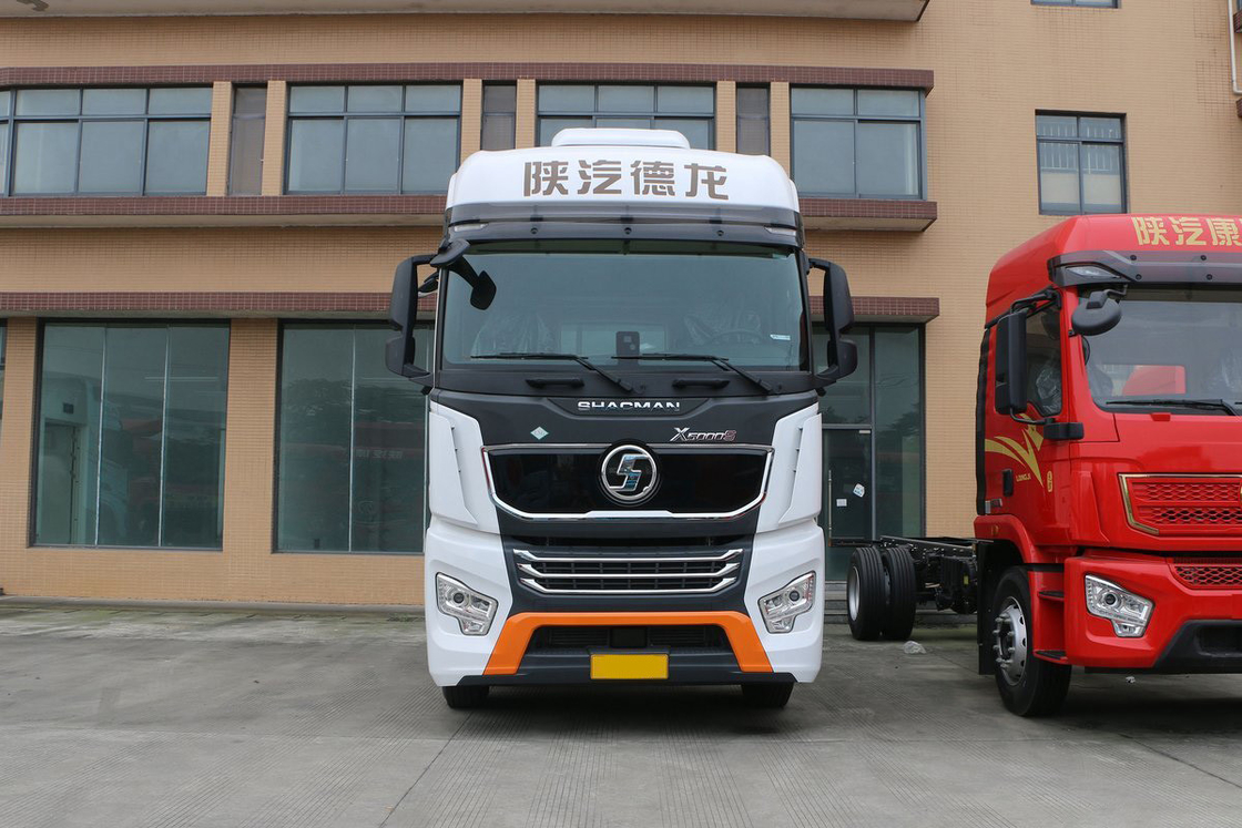 Shacman Tractor Truck X5000S Eenrijzende halve stoel 560 pk 12-versnelling 6X4 LNG-tractor