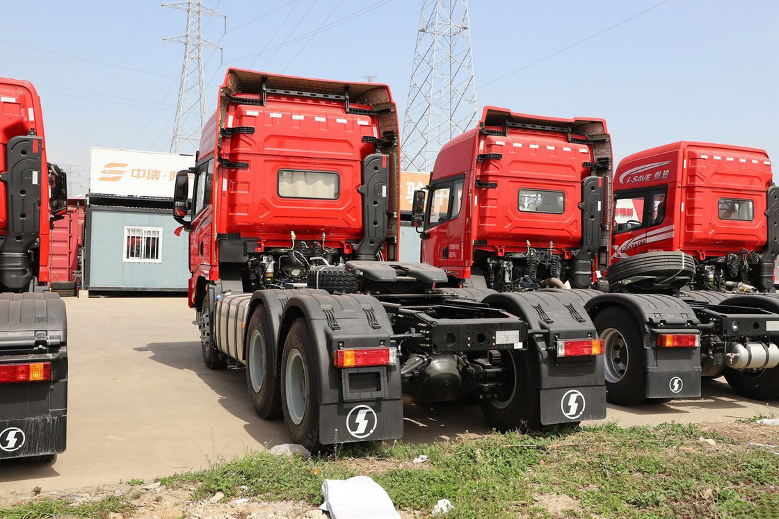 Shacman Traktor Truck Hoog dak Flow Plate Diesel 12 snelheid 650 pk 6x4 X5000 Model