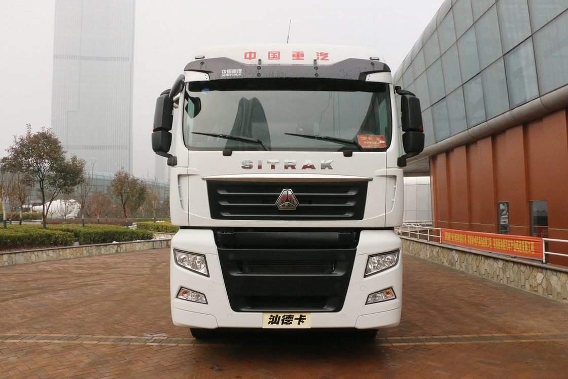 Eén rij van halve stoelen handmatig 16 versnellingen Diesel 480 pk 6 * 2 Middenas afneembare SITRAK bestelwagen