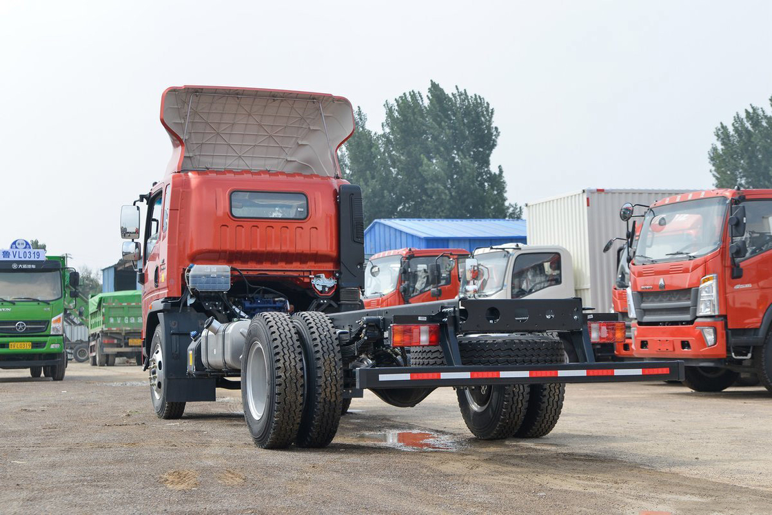 Sinotruk High Roof Deflector 190hp Howo Truck Chassis kan worden geïnstalleerd met 5.75m Fence Truck