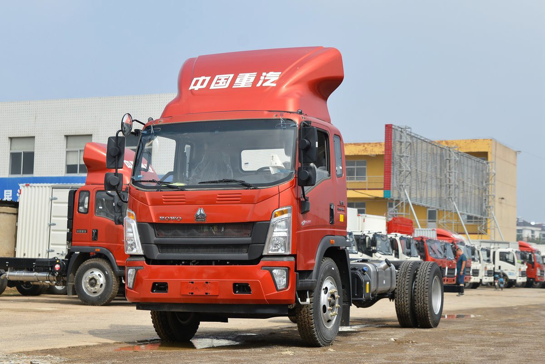 Sinotruk High Roof Deflector 190hp Howo Truck Chassis kan worden geïnstalleerd met 5.75m Fence Truck