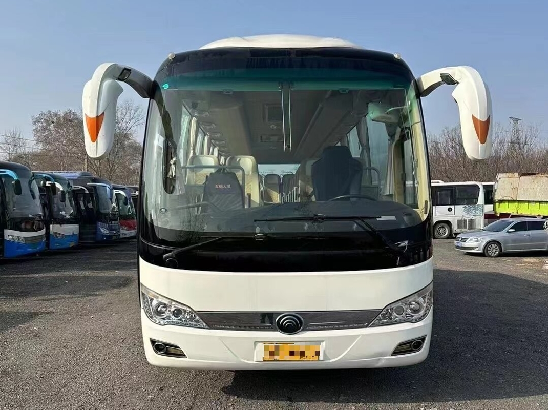 Gebruikte passagiers en reizen 2015 Jaar 39 zitplaatsen YUTONG Bus ZK6876 Leaf Spring Gebruik op slechte weg