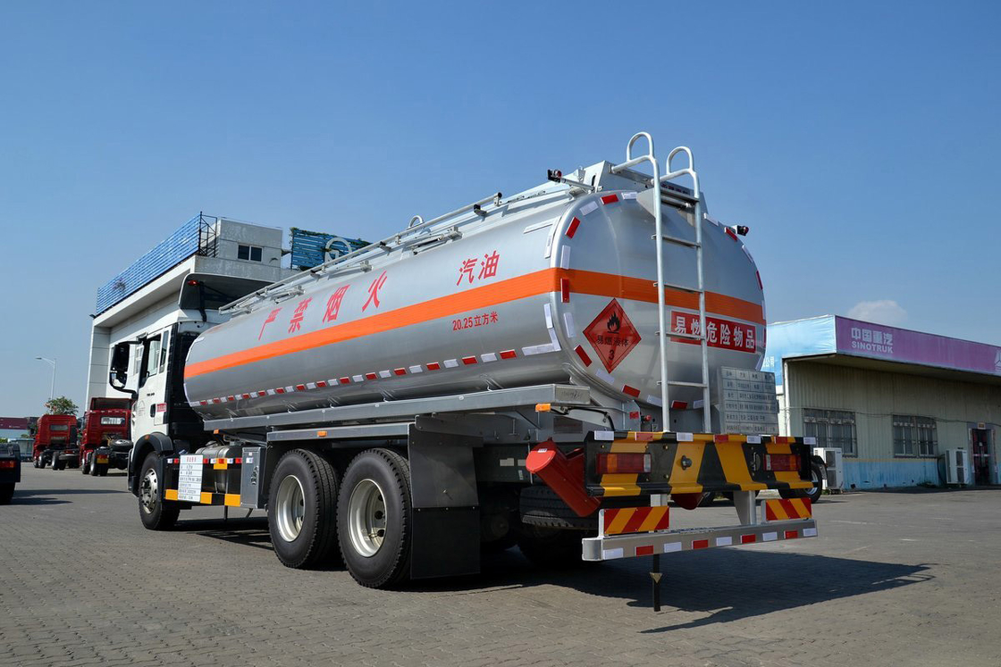 Sinotruk ZZ1257 T5G High Top Fairing Diesel 240HP 14.5T 6X4 Brandstoftank 20.25m3 HOWO Oil Tanker Truck