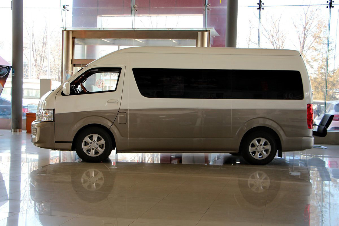 Gebruikte Jinbei Hiace L 2020 Luxury Gasoline RWD Handmatig 5 versnellingen 139 pk 2.4L 14 zitplaatsen Commerciële truck