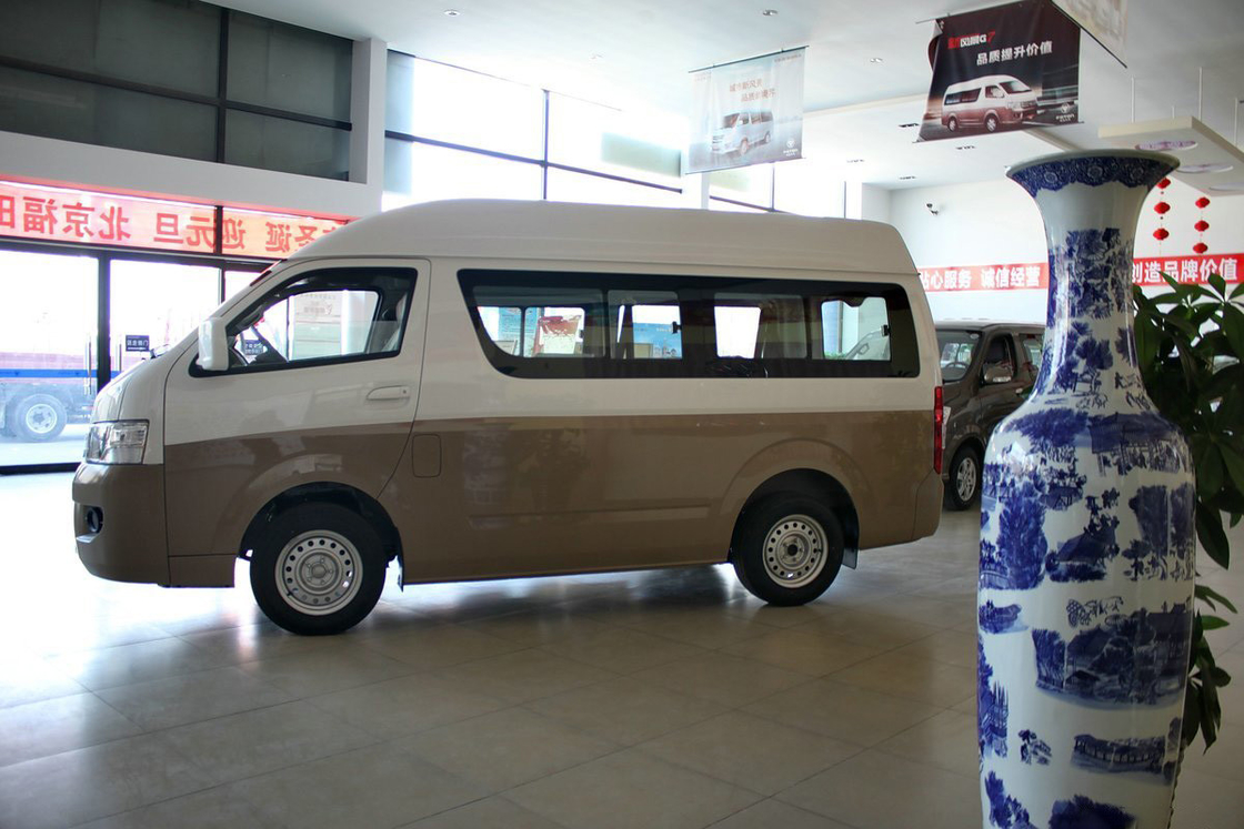 Gebruikte Foton Mini Bus 2022 Commerciële editie Gasoline handleiding 5-snelheid 160 pk 10 zitplaatsen rechts schuifdeur