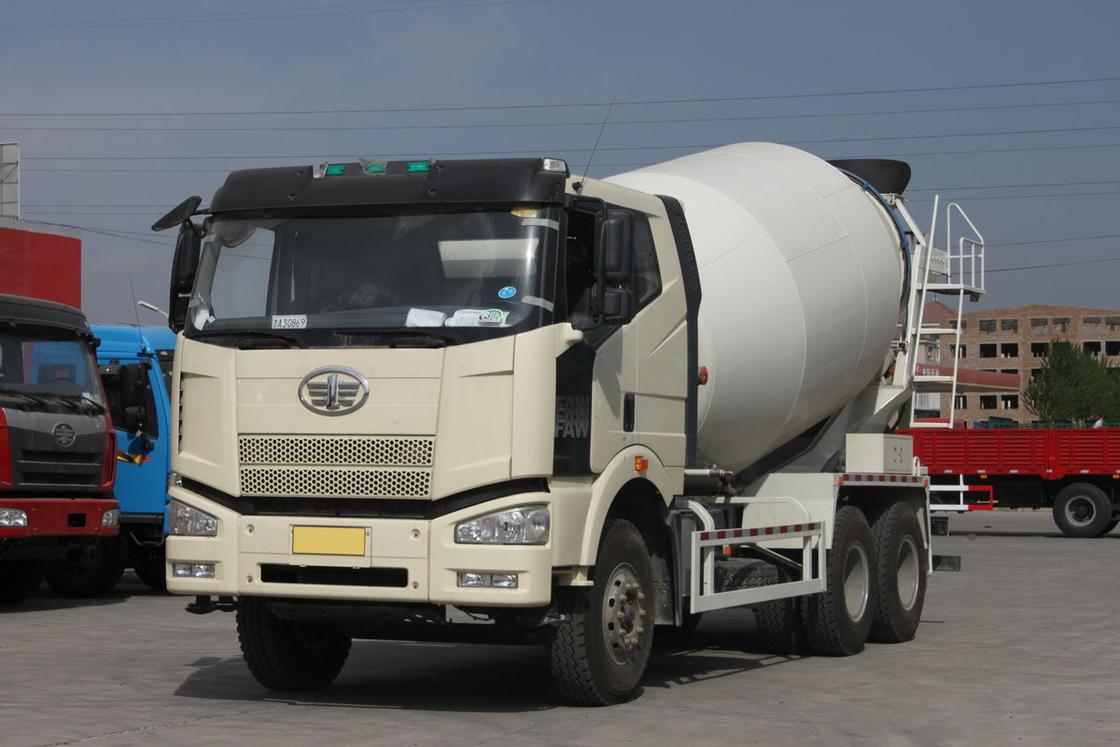FAW Jiefang Betonmixer Truck J6P 350HP 6X4 Flat Top Cab 4.7m3 Tank Automatische airconditioning