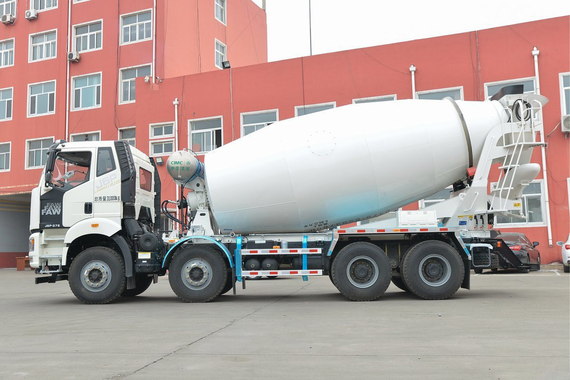 J6P 375HP 8X4 Volledig drijvende platte bovenkant Halve verplaatsing 7,86m3 FAW Jiefang Betonmixer Truck