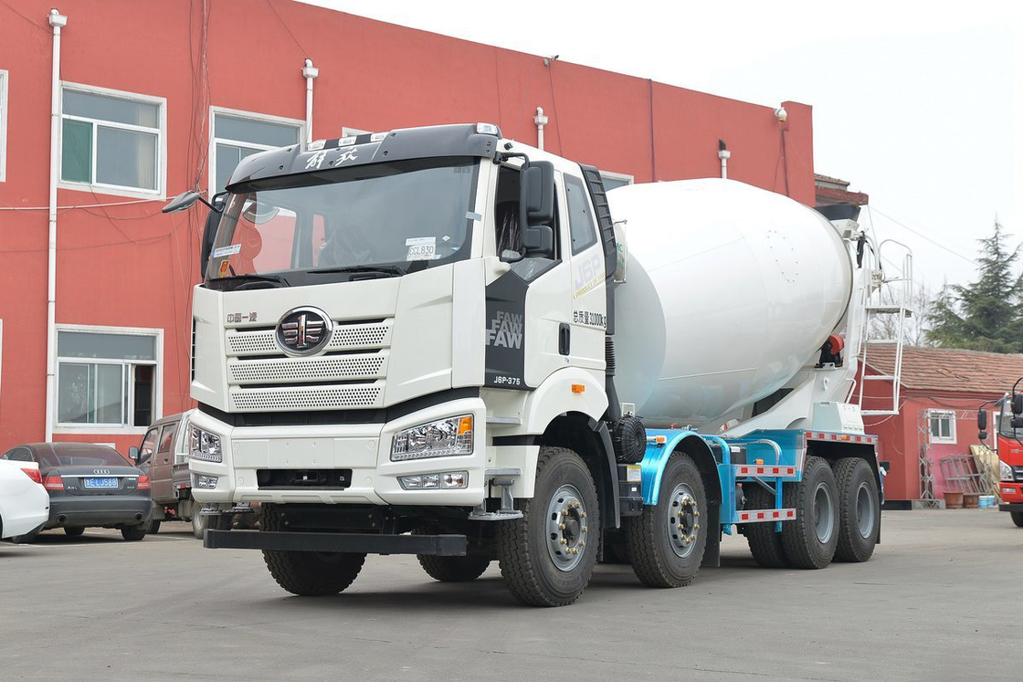 J6P 375HP 8X4 Volledig drijvende platte bovenkant Halve verplaatsing 7,86m3 FAW Jiefang Betonmixer Truck