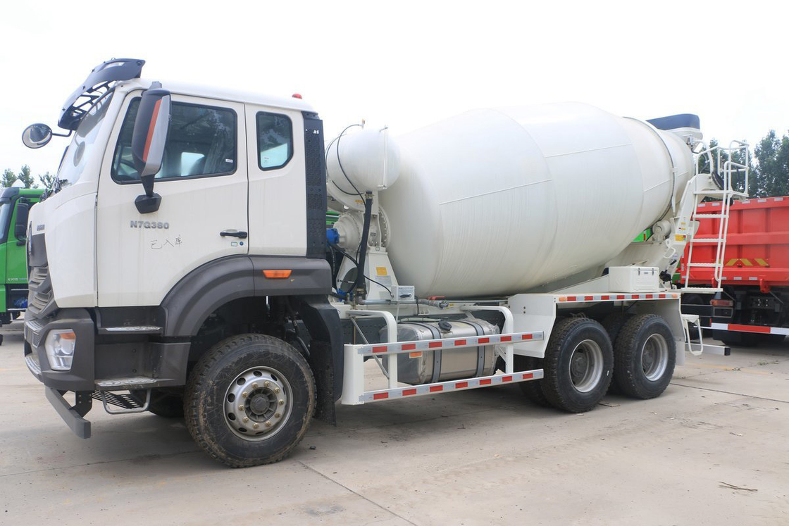 Sinotruk Haohan N7G Flat Top Halve rij Zittingen 380 pk Automatische airconditioning 6X4 Betonmixer Truck