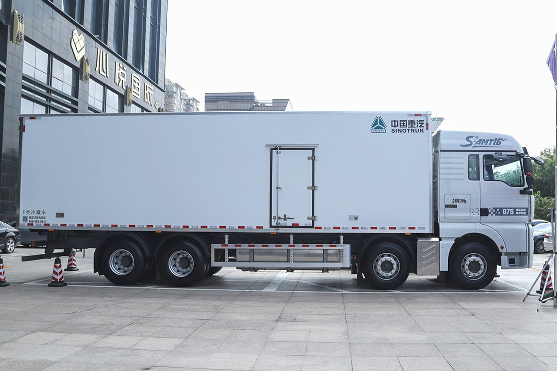 SITRAK ZZ5326 G7S Diesel 16-speed 490HP 8X4 9,45m AMT Automatische Sinotruk koeltruck