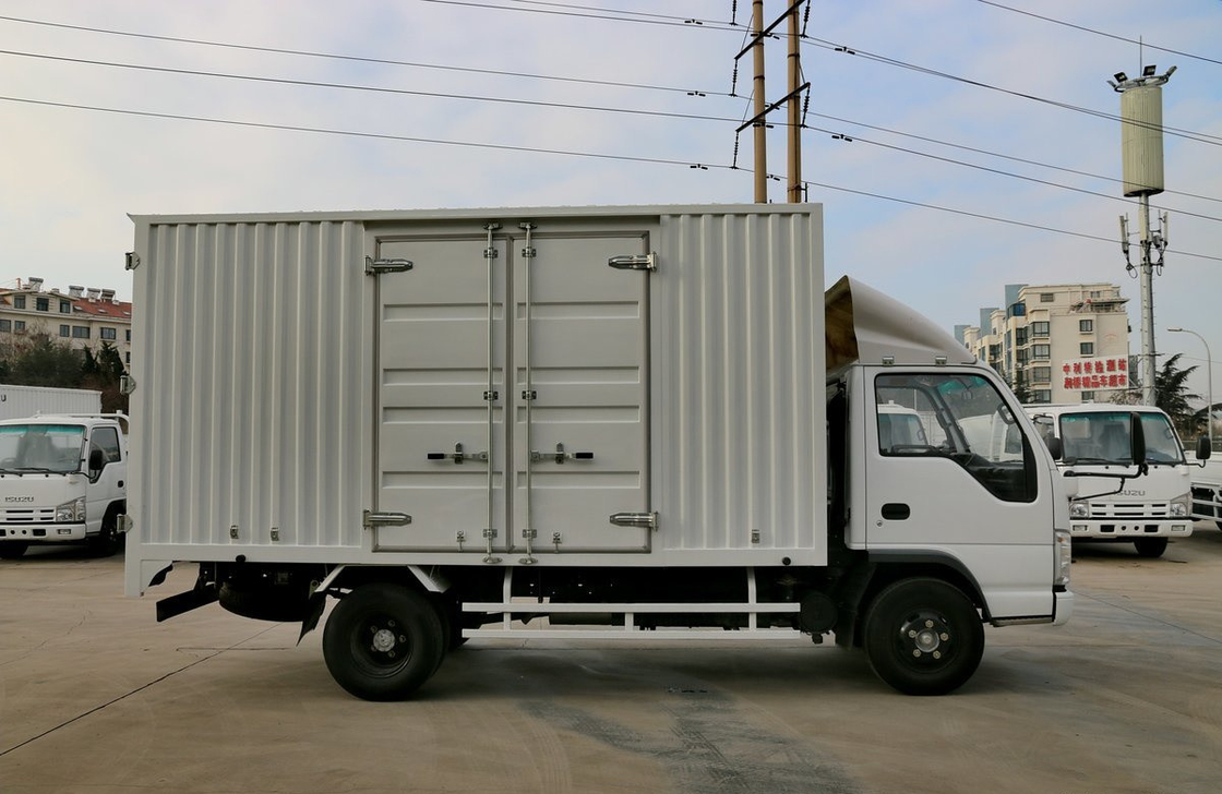 vrachtwagens Isuzu 15 ton vrachtwagen bestelwagen box dieselmotor 5,2L verplaatsing 4 * 2 aandrijvingsmodus