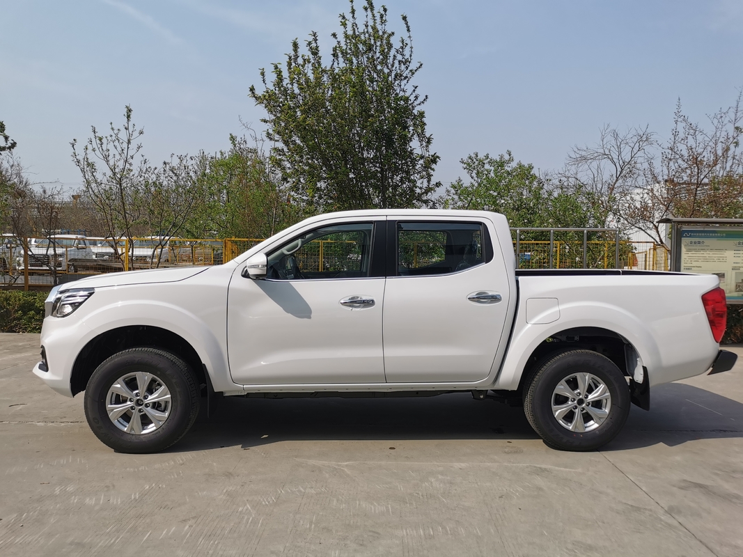 Pickup Truck Diesel 4x4 Dongfeng Nissan 2WD & 4WD Off-Road Double Cabin Manual & Automatic