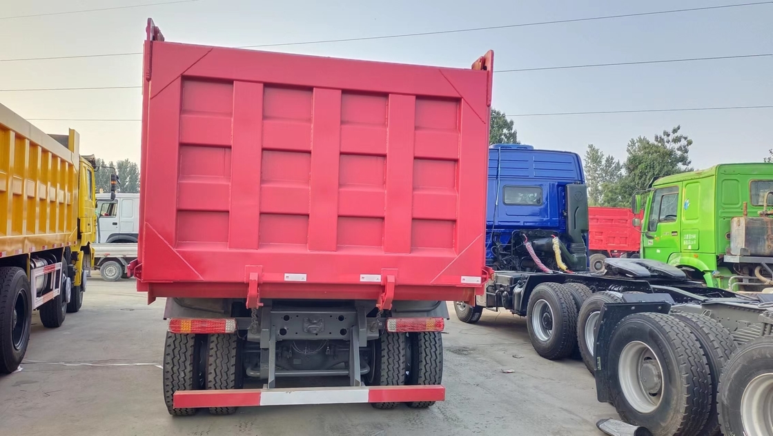 Howo Dump Truck Gebruikt Een en een halve rij Kabine Sinotruk Tipper 20cbm Box 380hp Euro 2 Emission