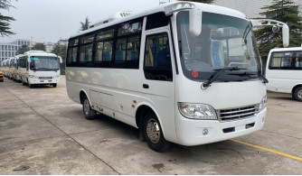 Rechterhandsbestuur Minibus 21 zitplaatsen China Coaster Bus Euro 3 Dieselmotor 3000cc Capaciteit Nieuw