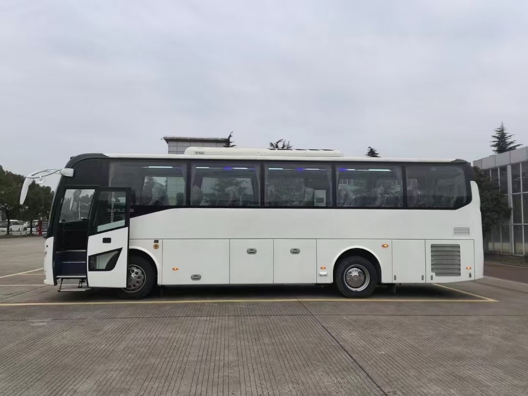 Gebruikte bus 36 zitplaatsen Sunlong Bus SLK6102 CNG Yuchai Motor Rechtsrijden Gebruik in Afrika